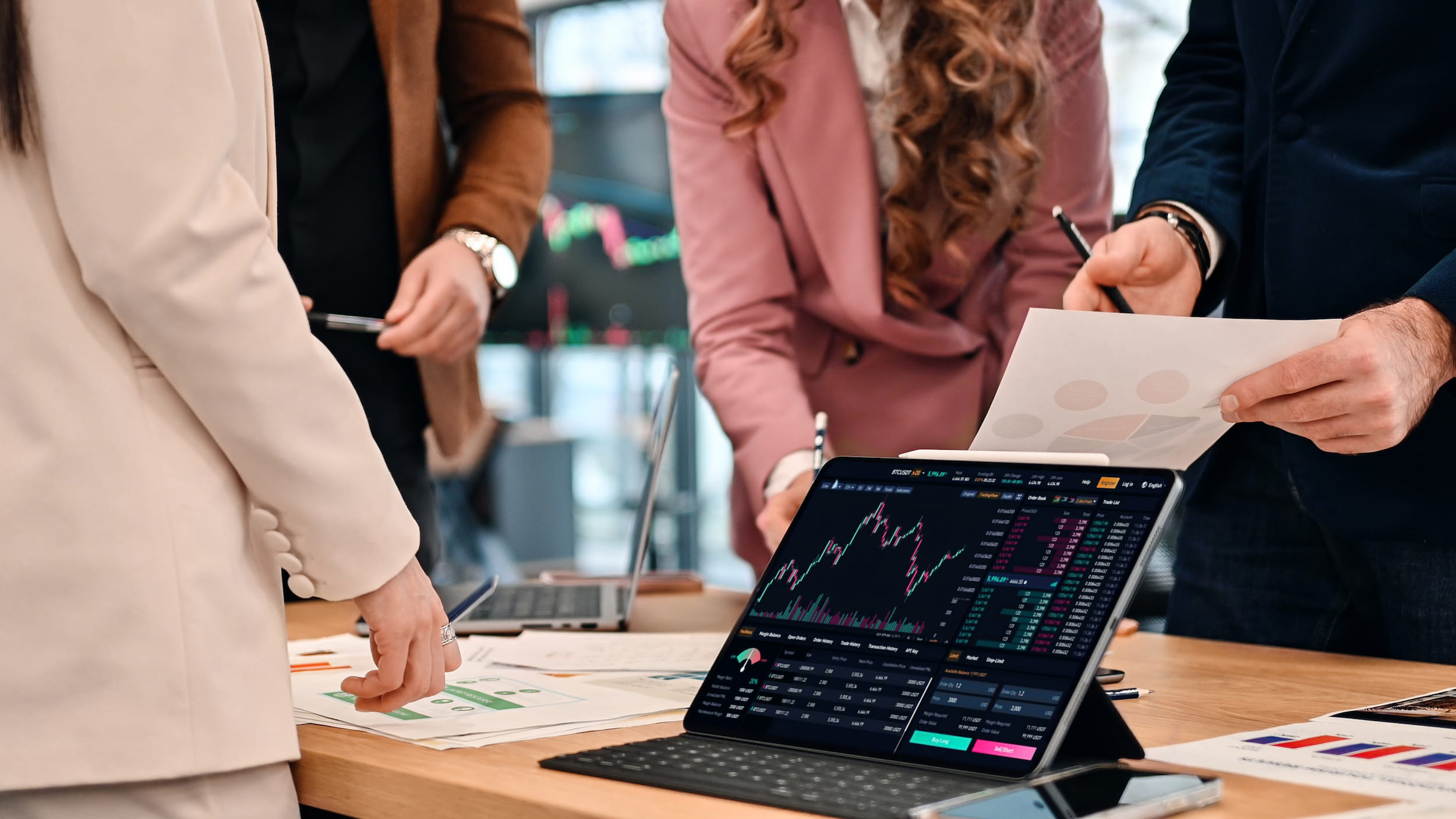 Cómo crear una empresa de inversiones y cuándo realmente merece la pena
